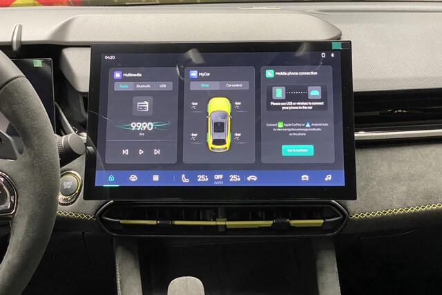 Lynk-co-03-man-hinh-giai-tri