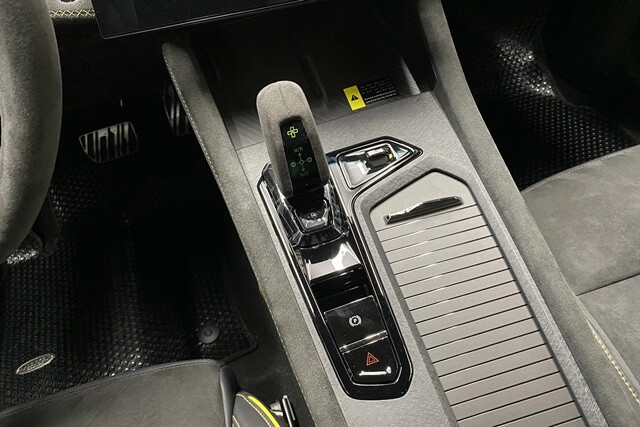 Lynk-co-03-trung-tam-dieu-khien