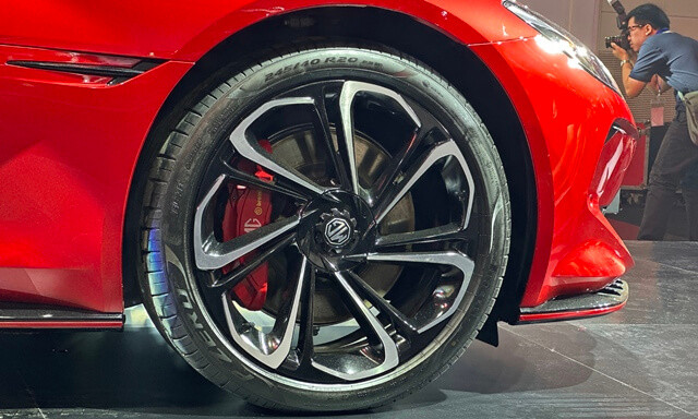 MG-Cyberster-la-zang