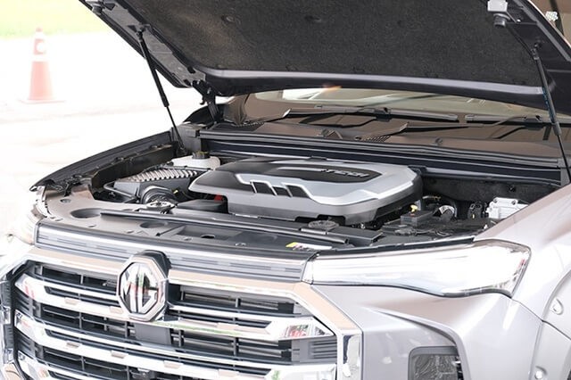 MG-Extender-dong-co-van-hanh