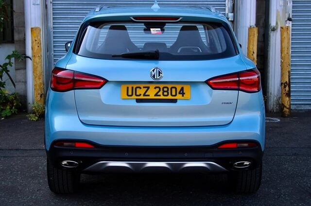 MG-HS-Plug-in-duoi-xe