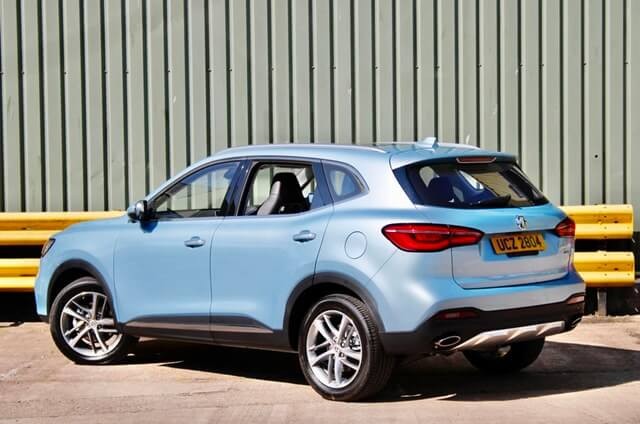 MG-HS-Plug-in-hong-xe