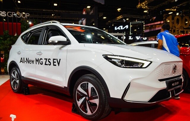 MG-ZS-EV-ngoai-that