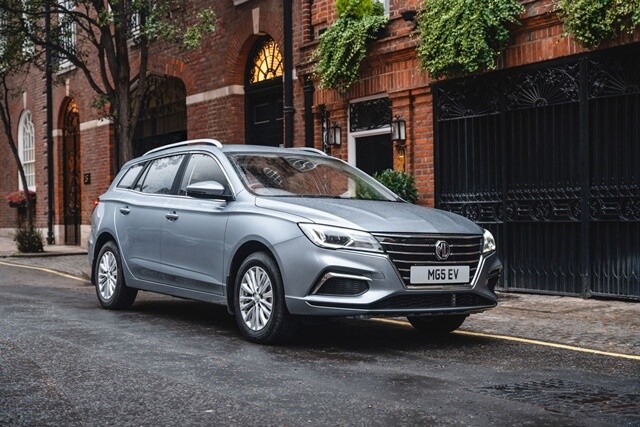 MG5-EV-suon-va-dau-xe