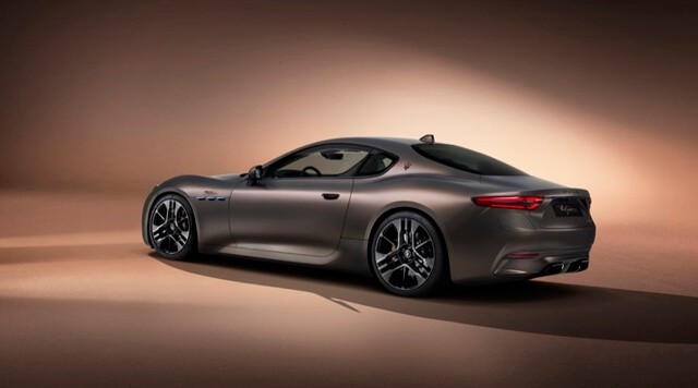 Maserati-Granturismo-hong-xe