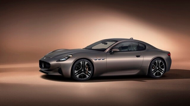Maserati-Granturismo-ngoai-that