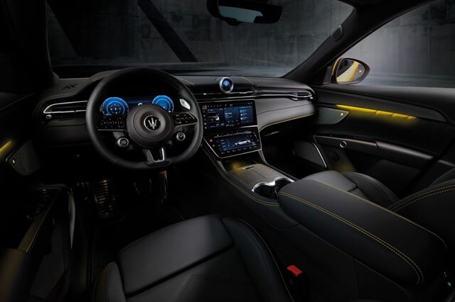 Maserati-Grecale-khoang-lai