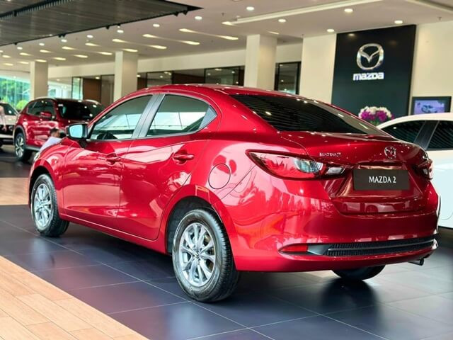 Mazda-2-facelift-hong-xe