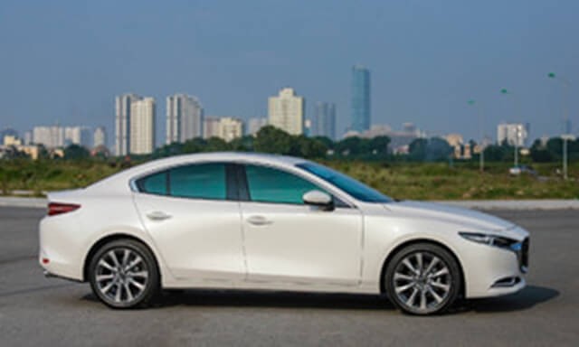 Mazda-3-2020-than-xe