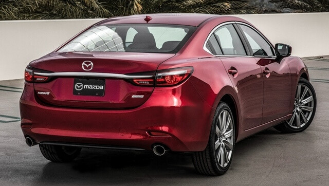 Mazda-6-duoi-xe