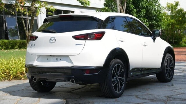 Mazda-CX-3-facelift-hong-va-duoi-xe