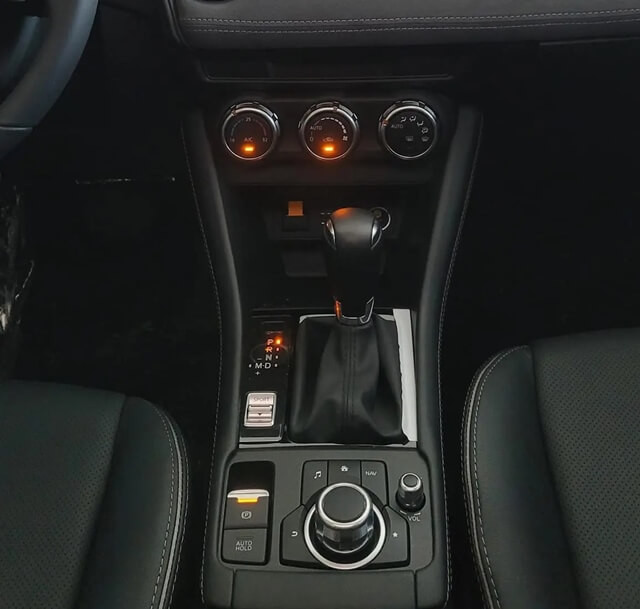 Mazda-CX-3-facelift-trung-tam-dieu-khien