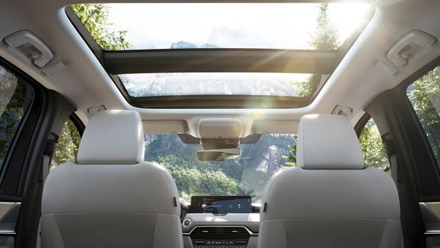 Mazda-CX-60-cua-so-troi-toan-canh