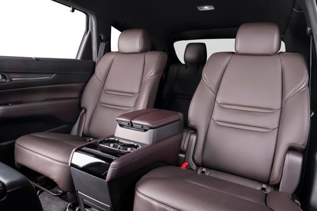 Mazda-CX8-2023-khoang-hanh-khach