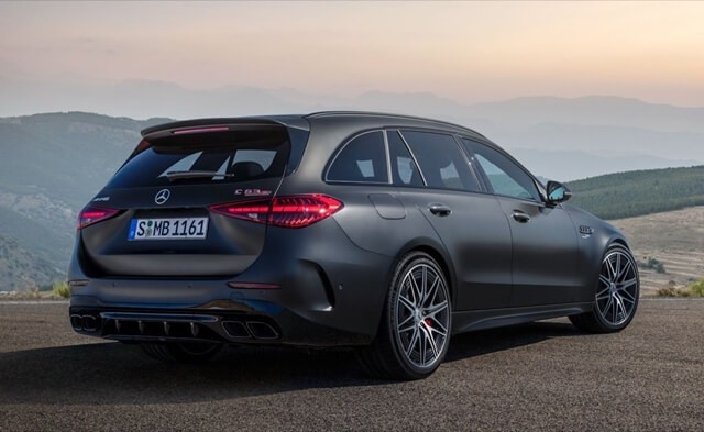Mercedes-AMG-C63-S-E-Performance-phan-hong-xe