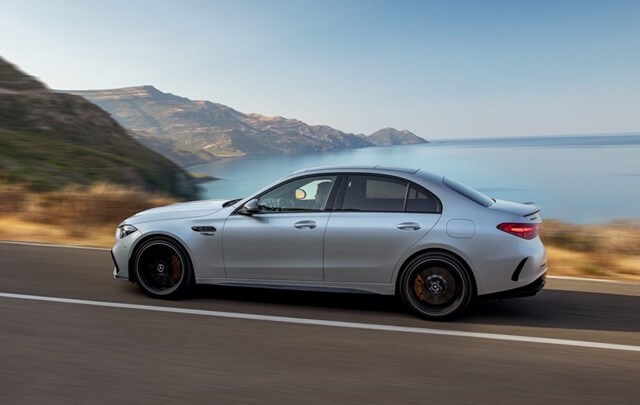 Mercedes-AMG-C63-S-E-Performance-than-xe