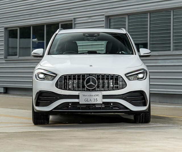 Mercedes-AMG-GLA-35-4Matic-dau-xe