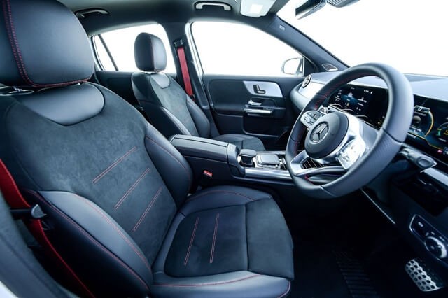 Mercedes-AMG-GLA-35-4Matic-khong-gian-khoang-lai