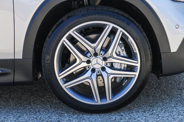 Mercedes-AMG-GLB-35-4Matic-la-zang