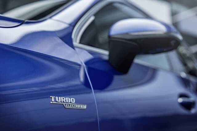 Mercedes-AMG-GLC-43-4Matic-guong-chieu-hau