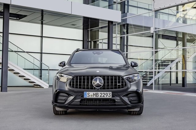 Mercedes-AMG-GLC-63-dau-xe