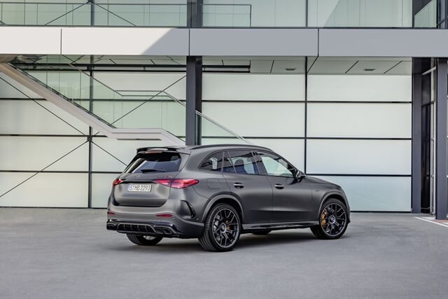 Mercedes-AMG-GLC-63-hong-xe