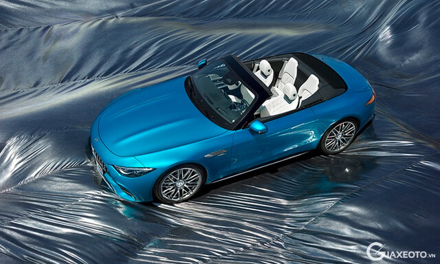 Mercedes-AMG-SL-43-nhin-tu-tren-xuong