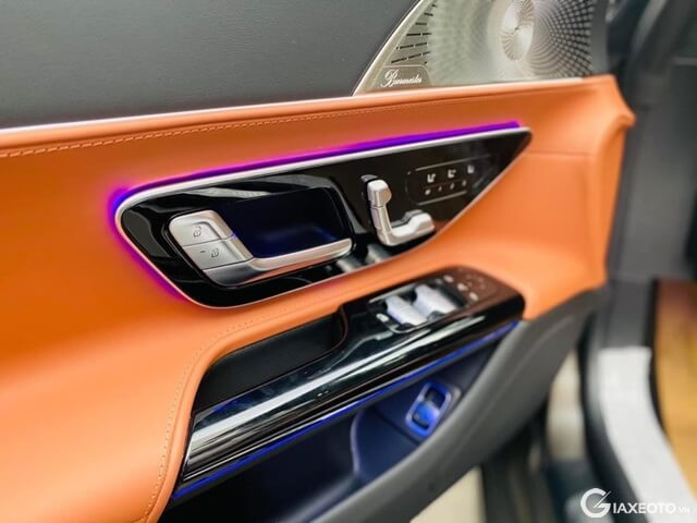 Mercedes-AMG-SL-43-tap-pi