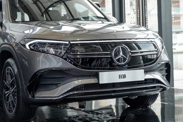 Mercedes-Benz-EQB-250-SUV-dau-xe
