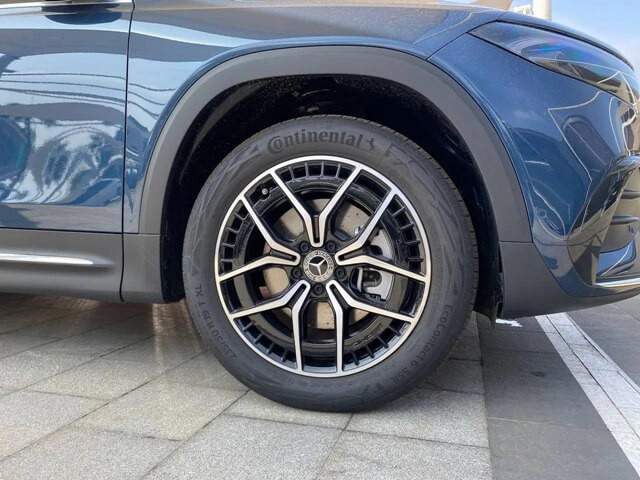 Mercedes-Benz-EQB-250-SUV-la-zang