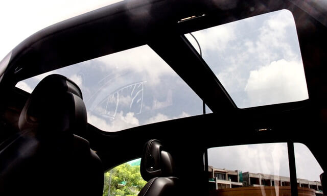 Mercedes-Benz-EQE-500-4Matic-SUV-cua-so-troi