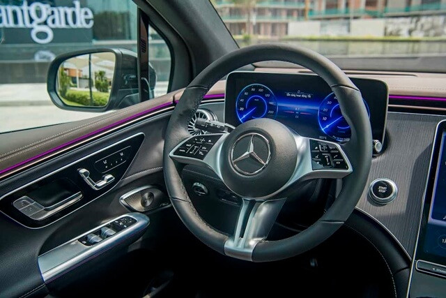 Mercedes-Benz-EQE-500-4Matic-vo-lang