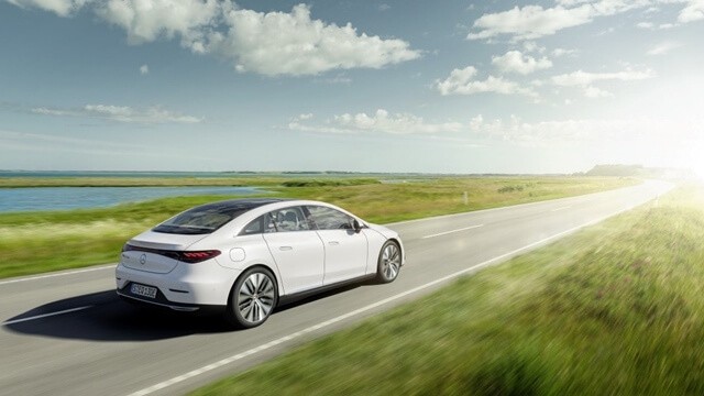 Mercedes-Benz-EQE-co-gia-bao-nhieu