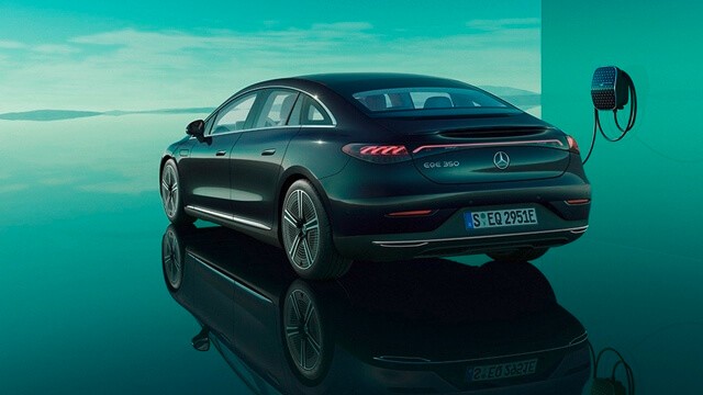 Mercedes-Benz-EQE-phan-duoi-xe