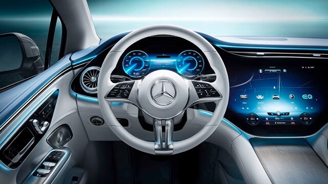 Mercedes-Benz-EQE-vo-lang
