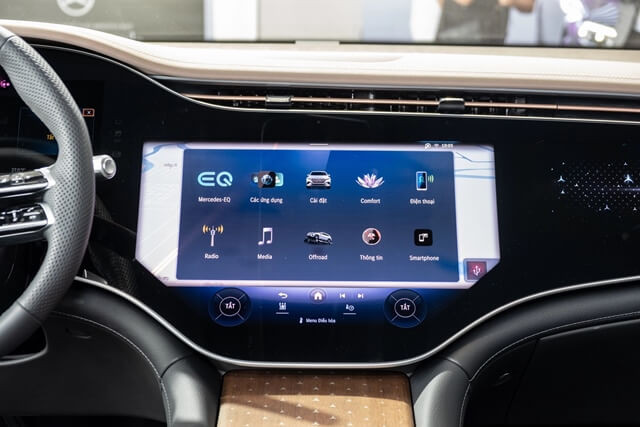 Mercedes-Benz-EQS-500-4Matic-SUV-man-hinh-trung-tam