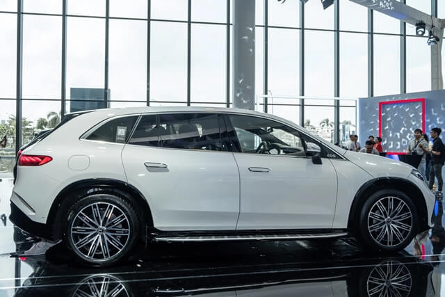 Mercedes-Benz-EQS-500-4Matic-SUV-phan-than-xe