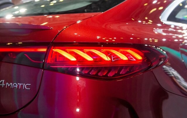 Mercedes-Benz-EQS-580-4Matic-den-hau