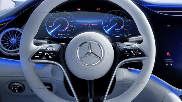 Mercedes-Benz-EQS-vo-lang