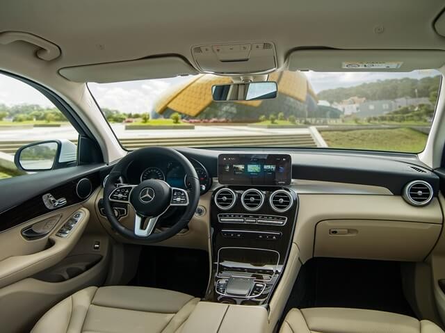 Mercedes-Benz-GLC-200-4Matic-2020-khoang-lai