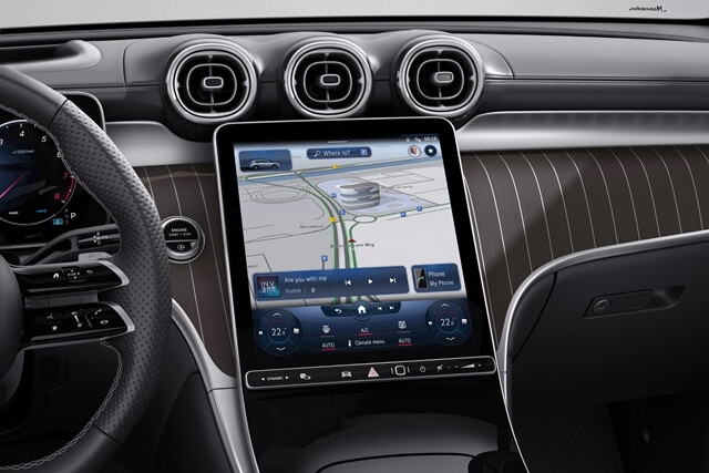 Mercedes-Benz-GLC-300-2025-man-hinh-giai-tri