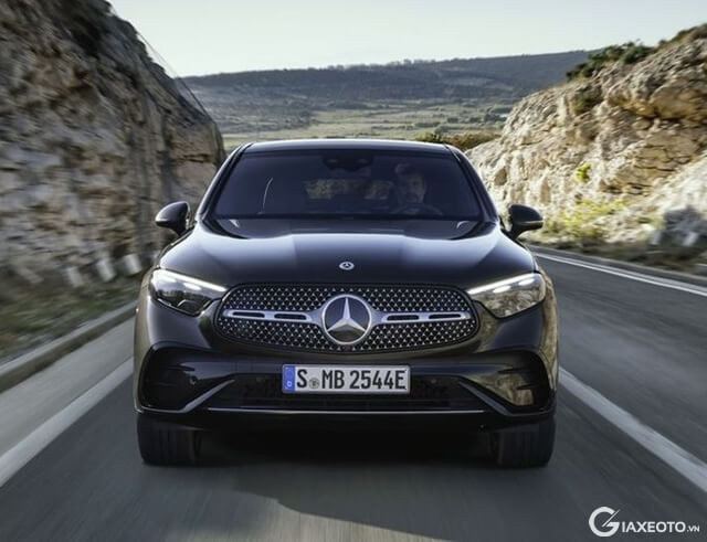 Mercedes-Benz-GLC-300-Coupe-dau-xe