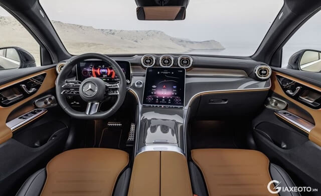 Mercedes-Benz-GLC-300-Coupe-khoang-lai