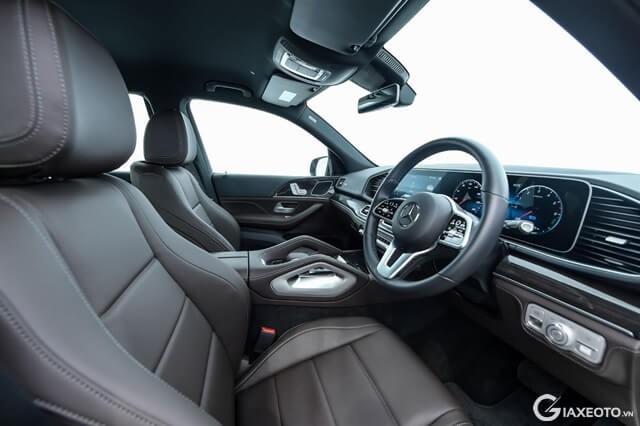 Mercedes-Benz-GLE-350-de-khong-gian-khoang-lai