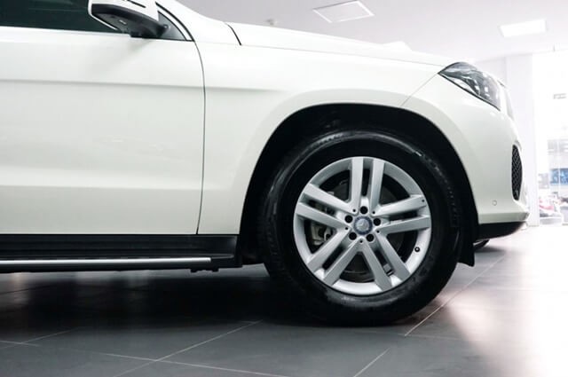 Mercedes-Benz-GLS-350D-4Matic-la-zang