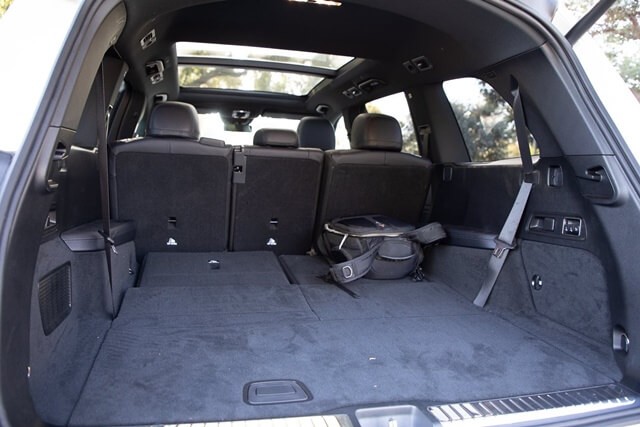 Mercedes-Benz-GLS-400D-2021-khoang-hanh-ly-gap-ghe