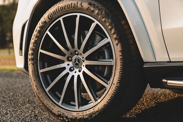 Mercedes-Benz-GLS-400D-2021-la-zang