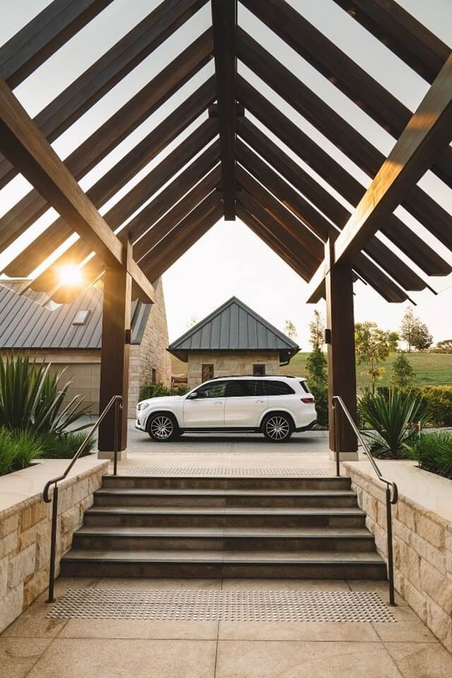 Mercedes-Benz-GLS-400D-2021-phan-than-xe