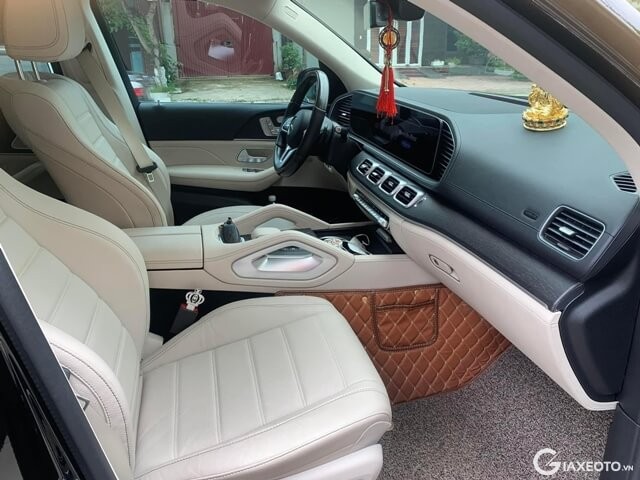 Mercedes-Benz-GLS-450-2021-khoang-lai