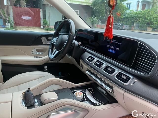 Mercedes-Benz-GLS-450-2021-khong-gian-khoang-lai